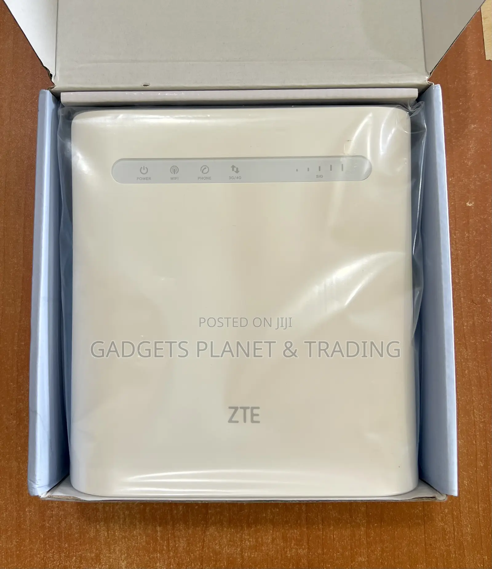 Zte Mf286r Lte Cat6 4g Universal Wireless Router + Powerbank