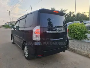 Toyota Voxy 2013 Black
