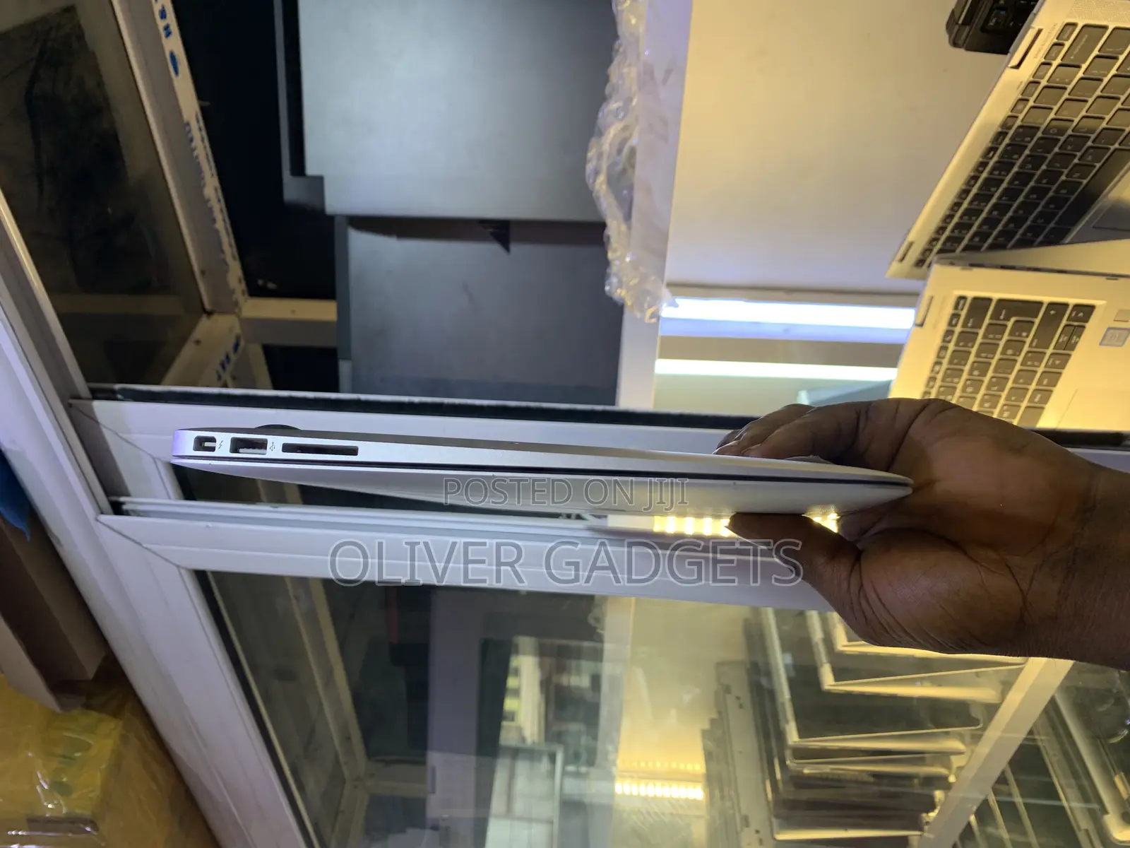 Laptop Apple MacBook Air 8GB Intel Core i5 SSD 128GB