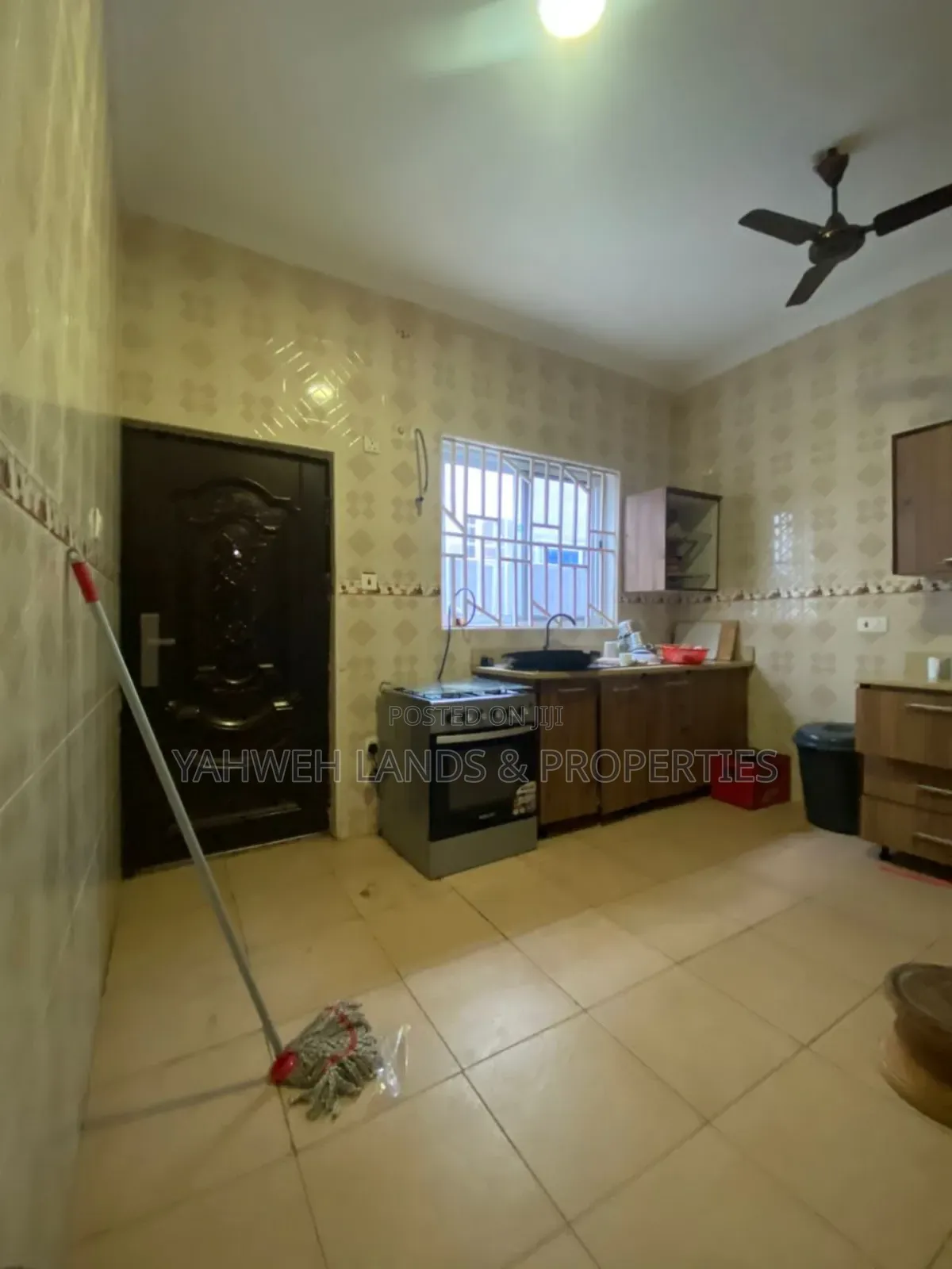 3bdrm House in Akuaba Estate, Spintex for sale