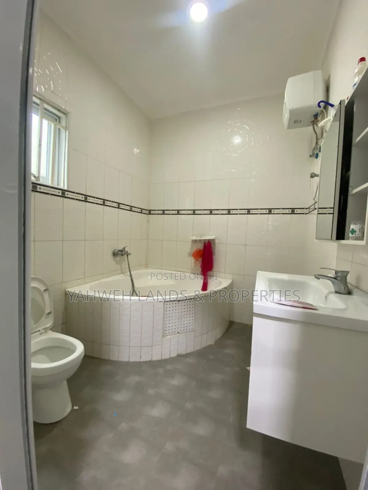 3bdrm House in Akuaba Estate, Spintex for sale