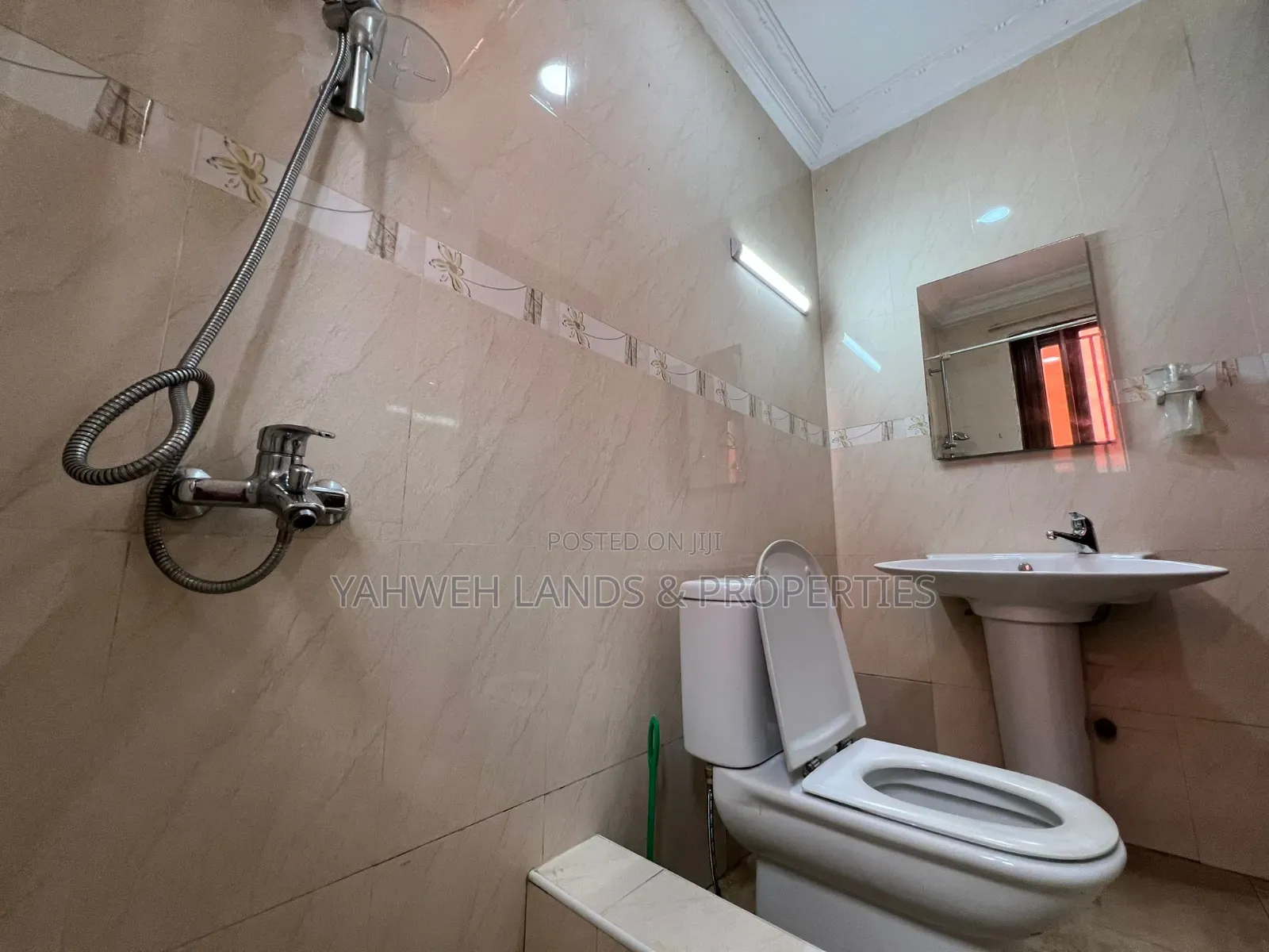 4bdrm House in East Legon for rent