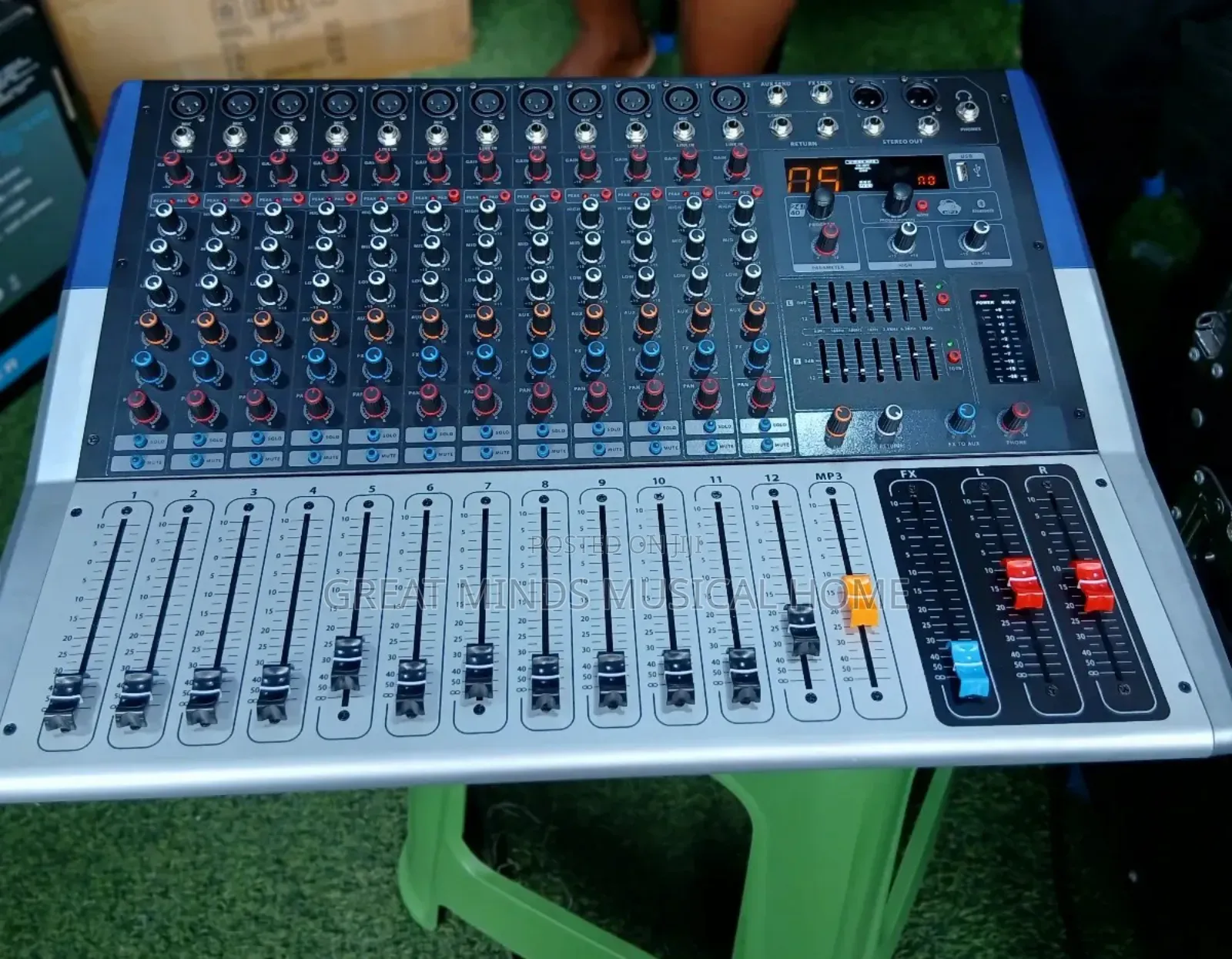 Yamaha Kv16 Powered Mixer
