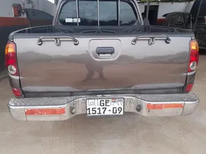 Mitsubishi L200 2009 Brown