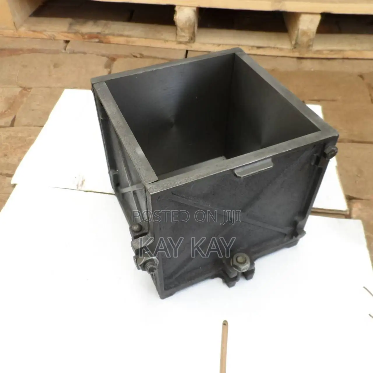 Cube Mould Cast Iron