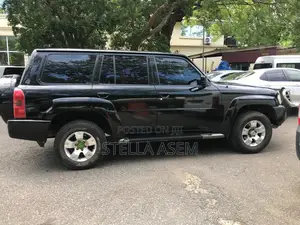 Nissan Patrol 2011 Black