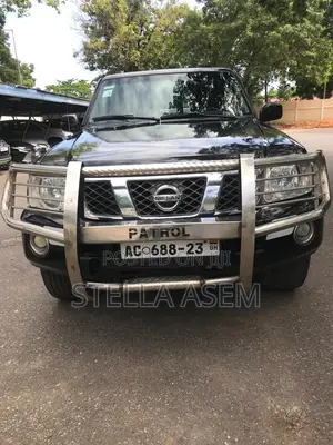 Nissan Patrol 2011 Black