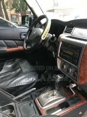 Nissan Patrol 2011 Black
