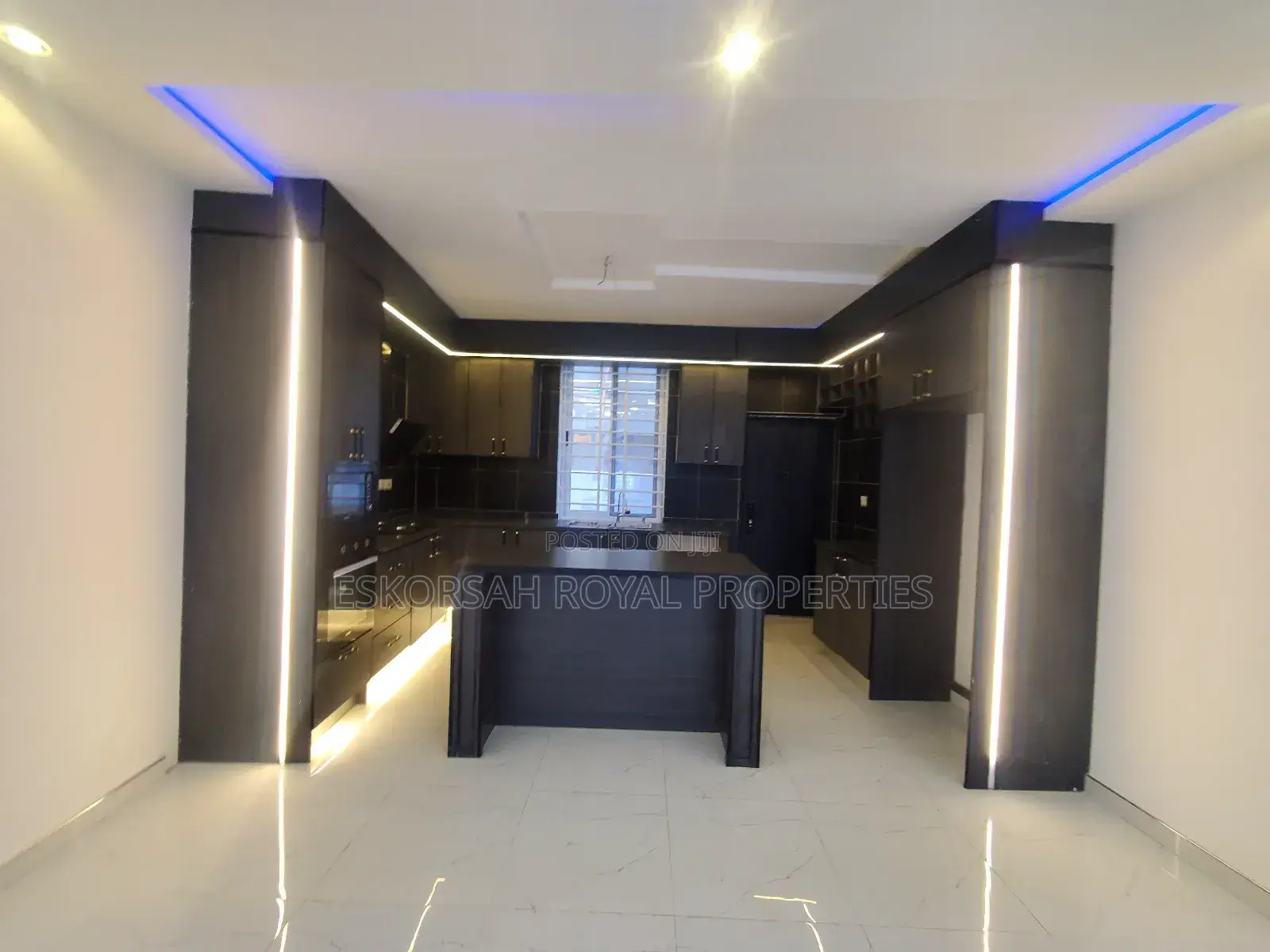4bdrm House in Ashaley Botwe for sale