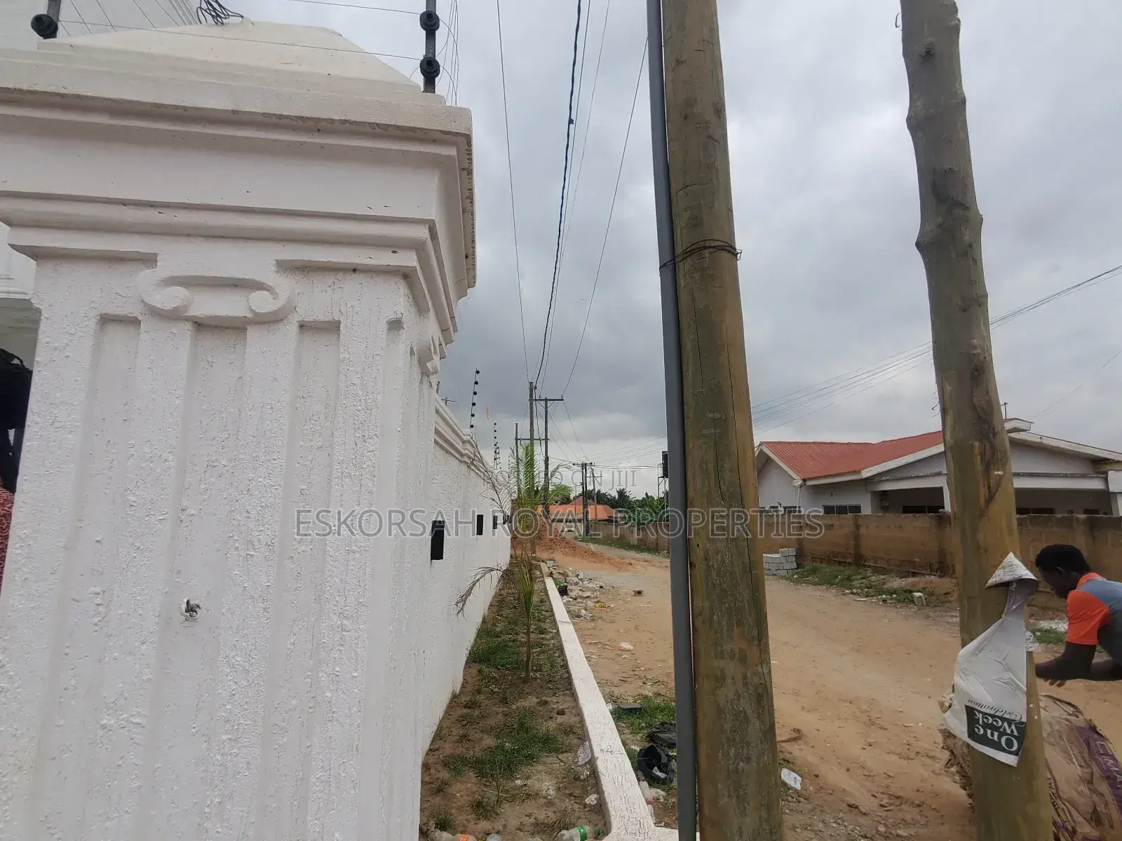 4bdrm House in Ashaley Botwe for sale