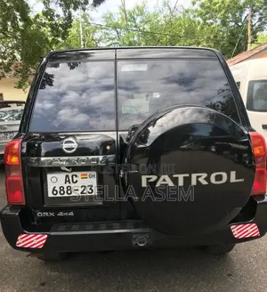 Nissan Patrol 2011 Black