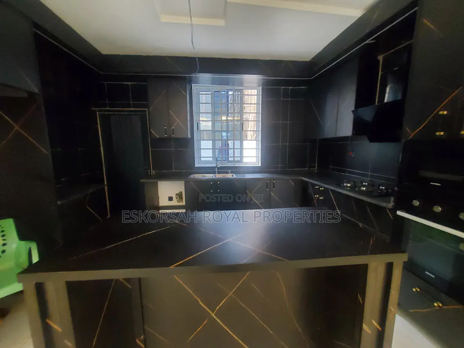 4bdrm House in Ashaley Botwe for sale