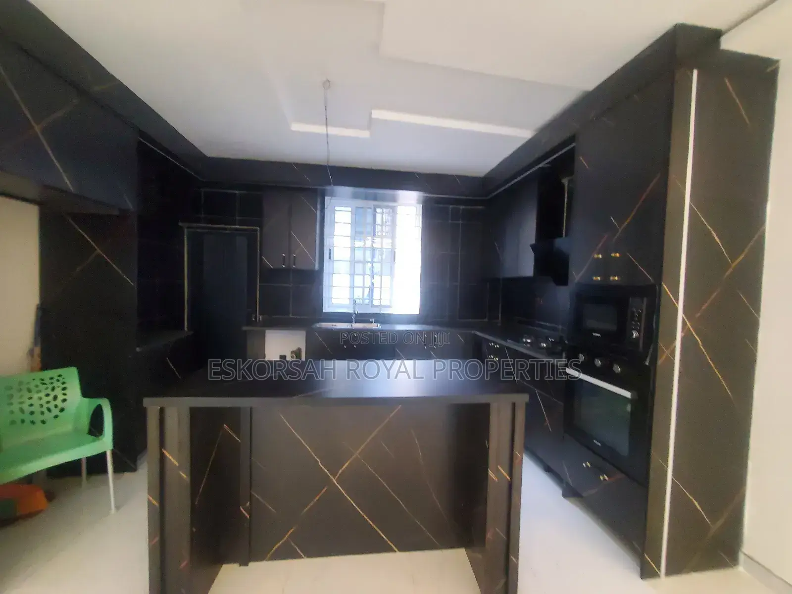 4bdrm House in Ashaley Botwe for sale