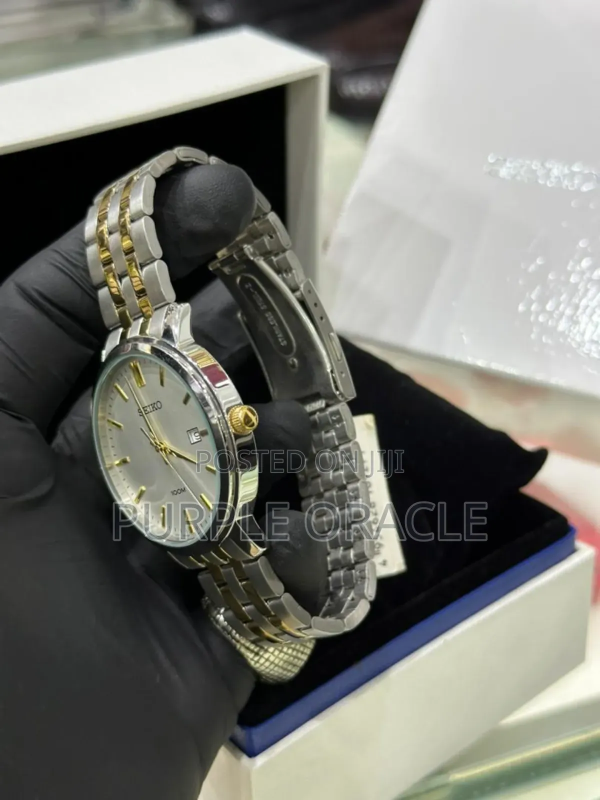 Versatile Quartz Movement Seiko Timepiece