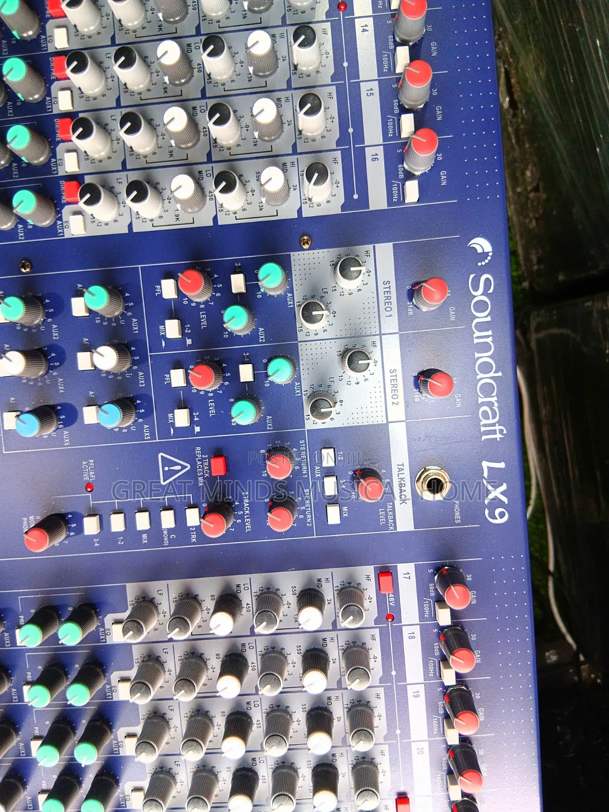 Soundcraft Lx 9 24 Channel Professional Mixer