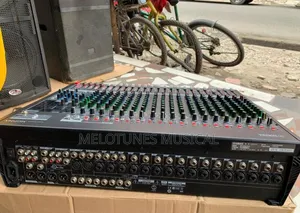 Yamaha Mgp24x 24-Channel Mixer With Effects