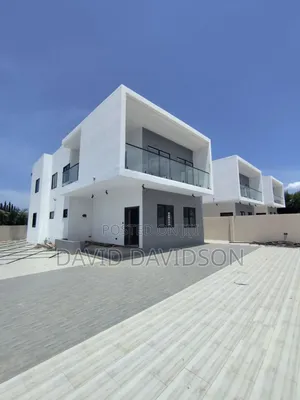 Furnished 4bdrm Mansion in 4 Bedroom With, Tema Metropolitan for sale