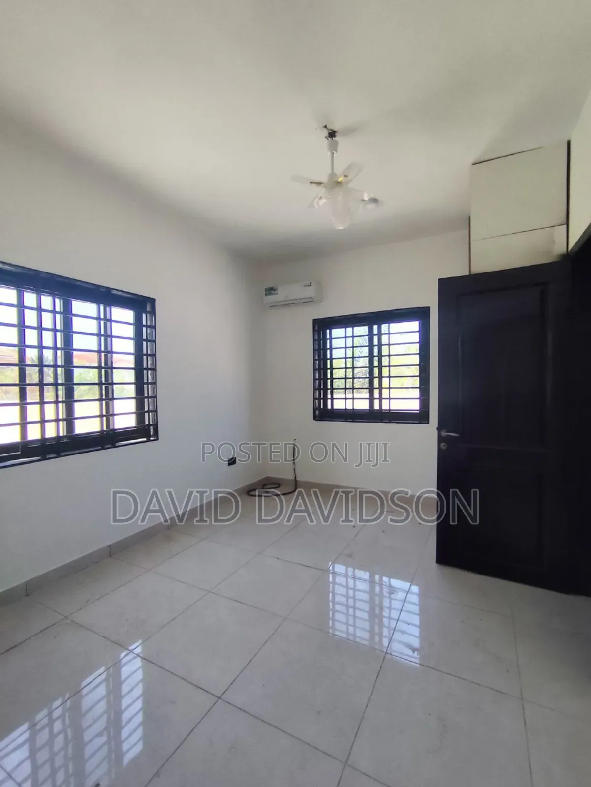 Furnished 4bdrm Mansion in 4 Bedroom With, Tema Metropolitan for sale