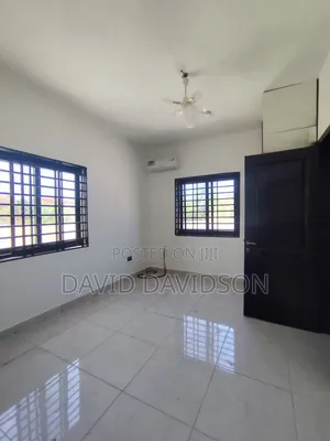 Furnished 4bdrm Mansion in 4 Bedroom With, Tema Metropolitan for sale