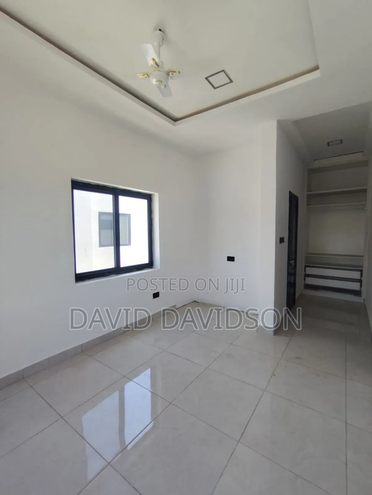 Furnished 4bdrm Mansion in 4 Bedroom With, Tema Metropolitan for sale