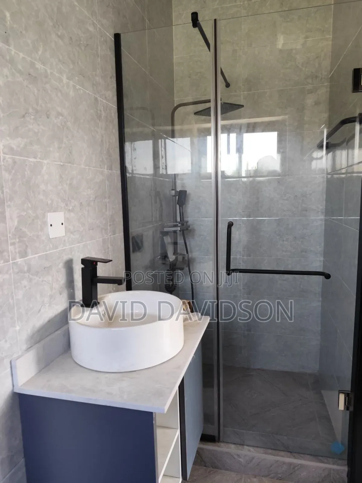Furnished 4bdrm Mansion in 4 Bedroom With, Tema Metropolitan for sale
