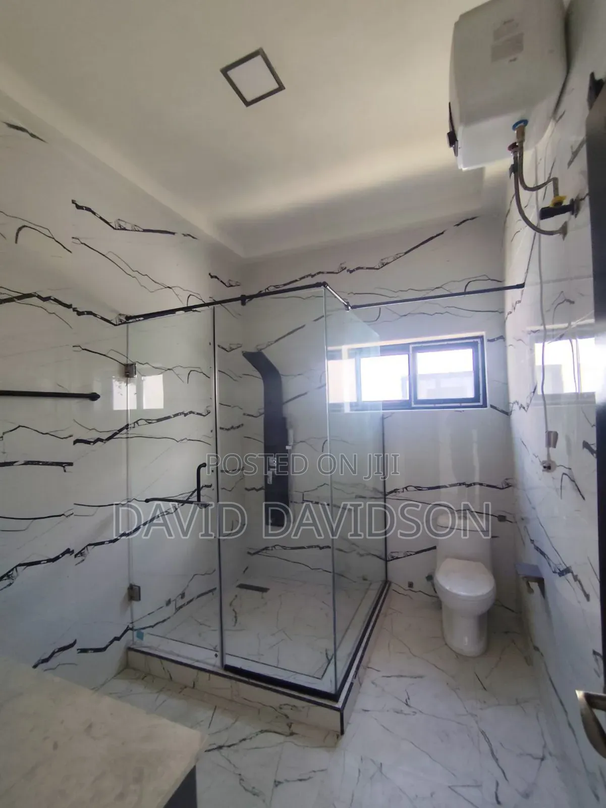 Furnished 4bdrm Mansion in 4 Bedroom With, Tema Metropolitan for sale