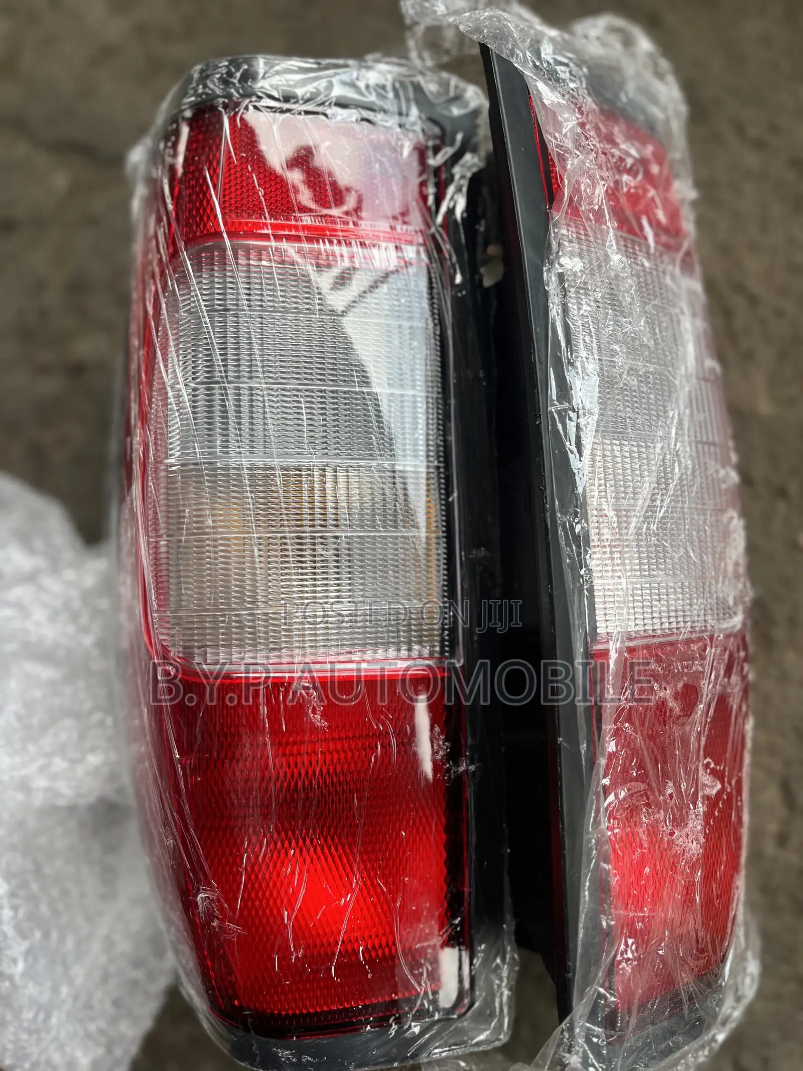 Nissan Hardbody 2005 Taillight