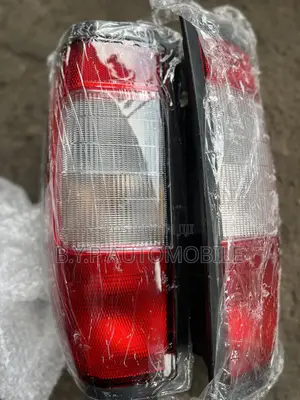 Nissan Hardbody 2005 Taillight