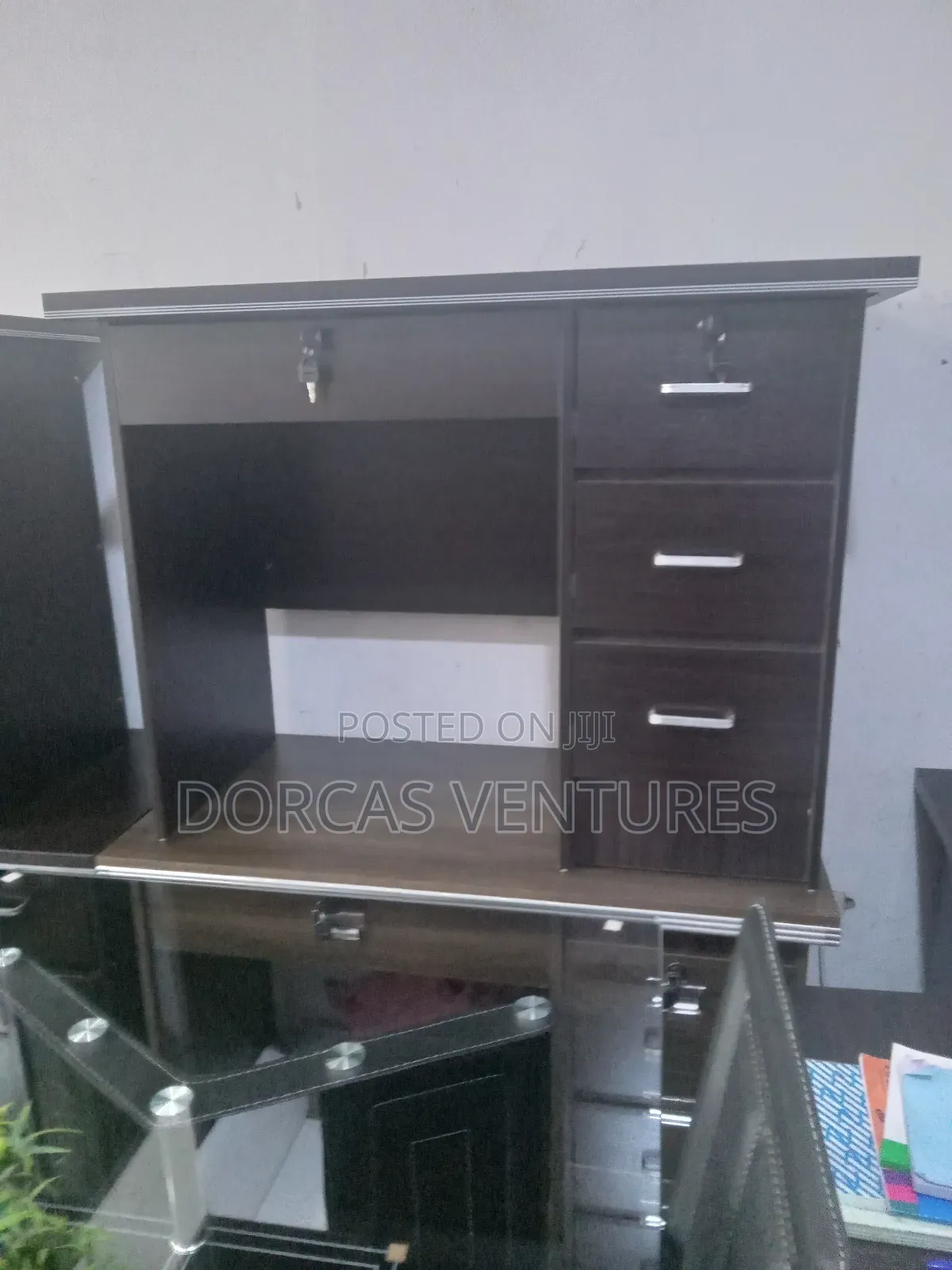 Center Rella Office Desk