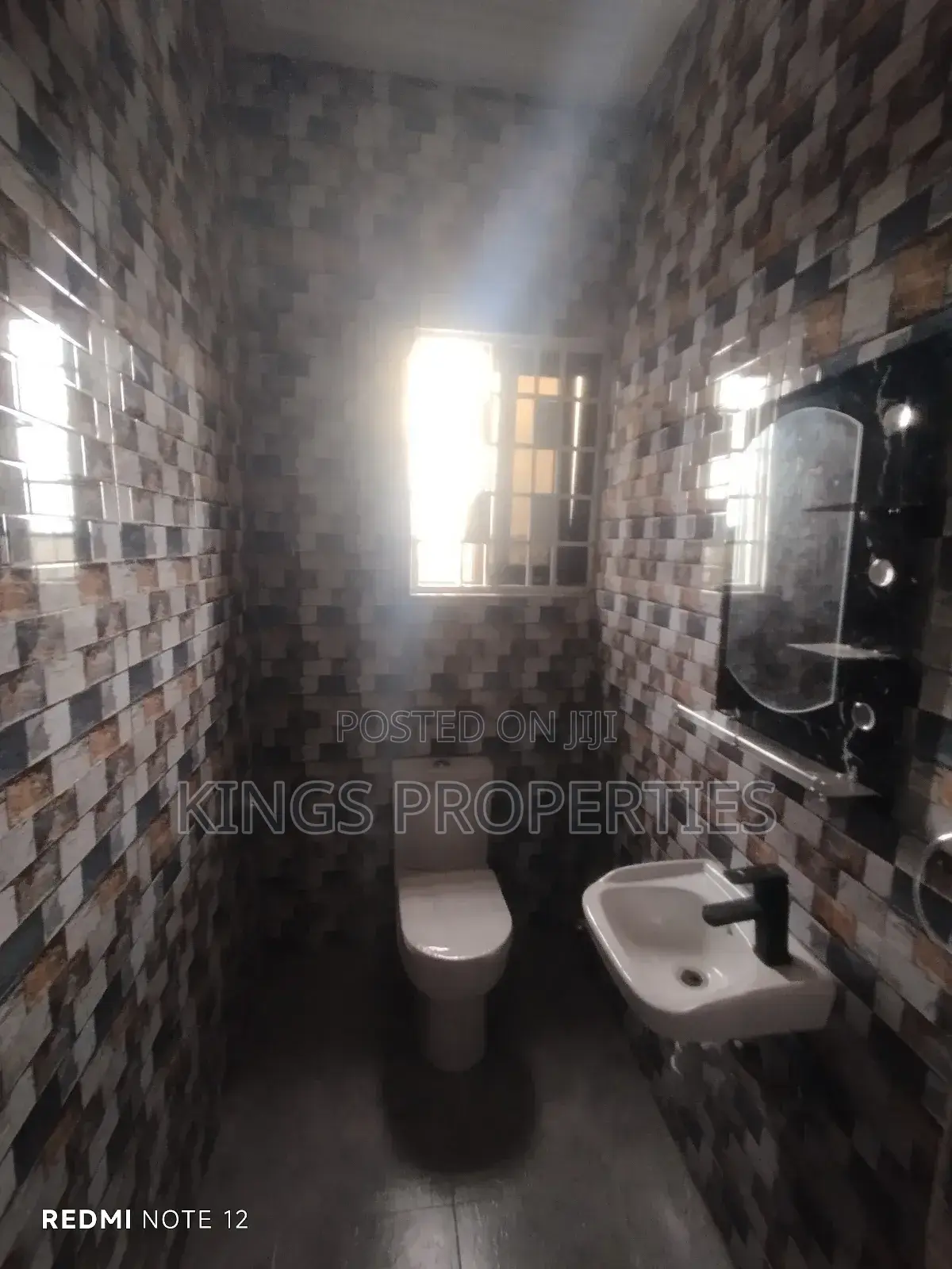 2bdrm Apartment in Blackie Mtn, Ngleshie Amanfro for rent