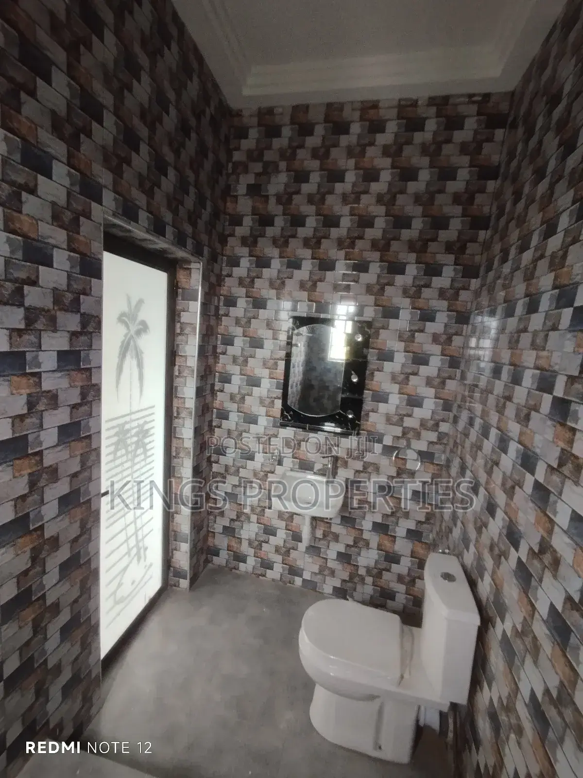 2bdrm Apartment in Blackie Mtn, Ngleshie Amanfro for rent