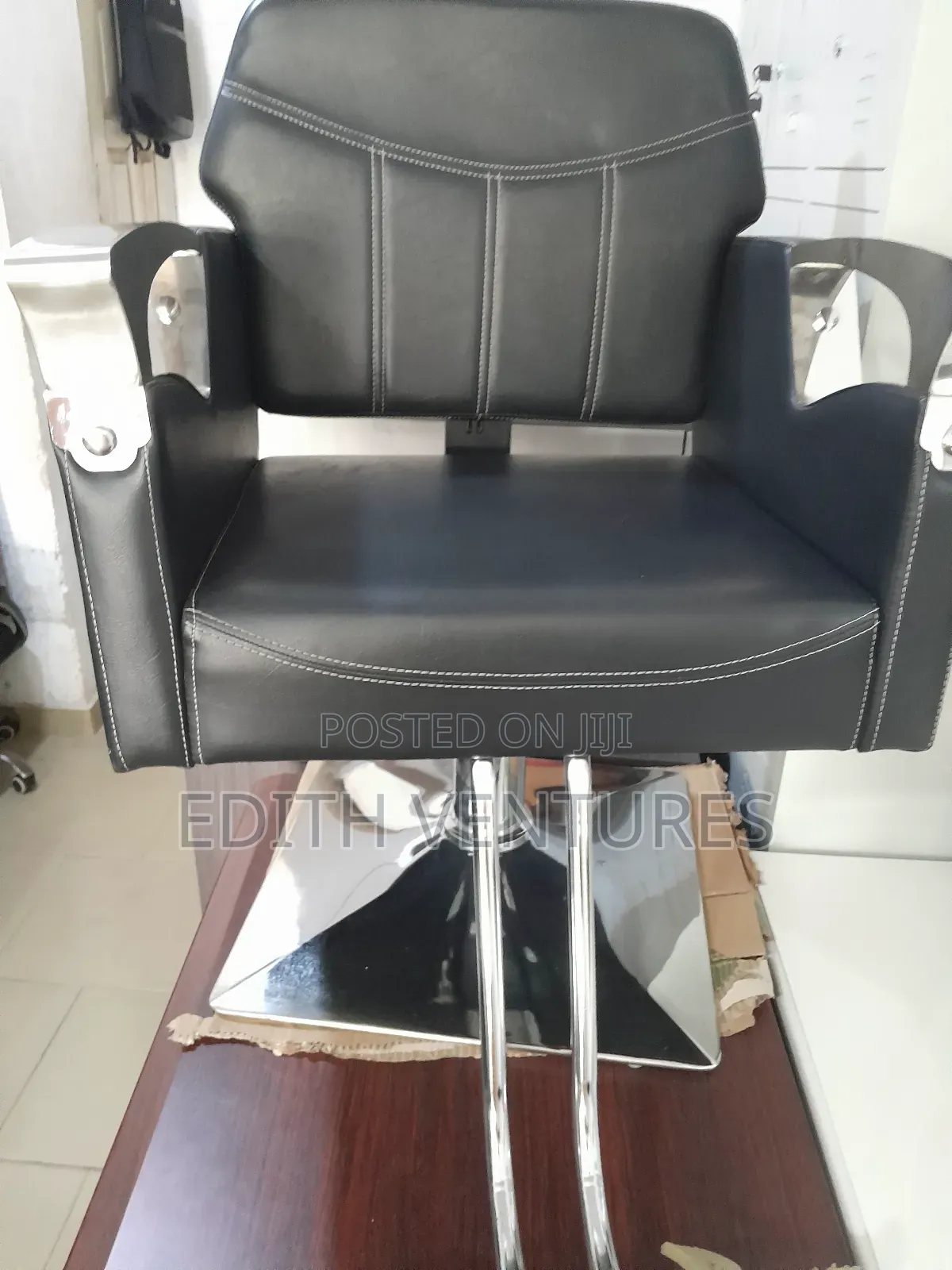 Vivarium Chairs Saloon