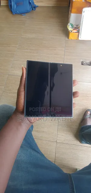Galaxy Fold Screen