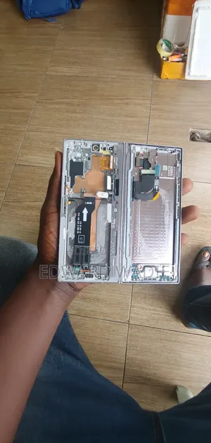 Galaxy Fold Screen