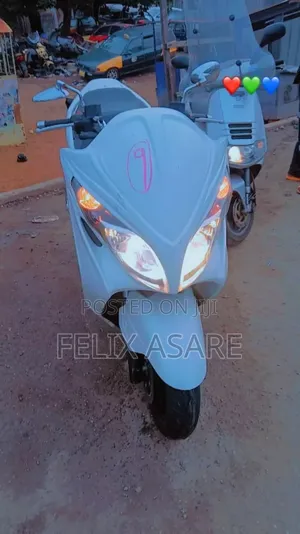Suzuki Burgman 2020