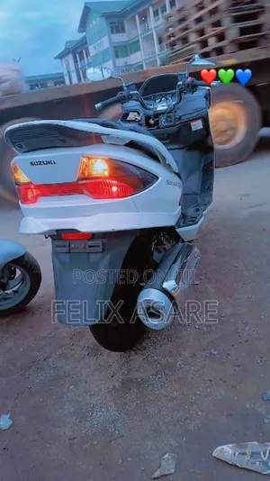 Suzuki Burgman 2020