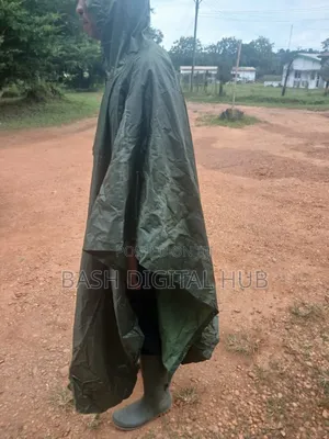 Three-in-one Poncho Raincoat.