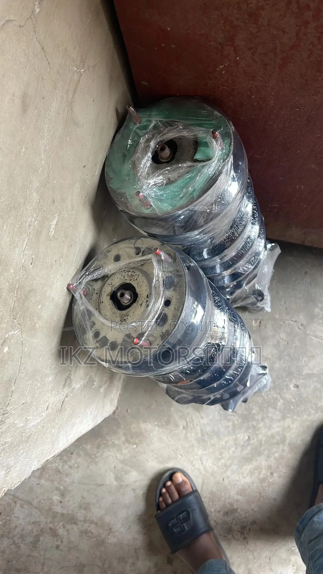 Range Rover Evoque Back Shocks