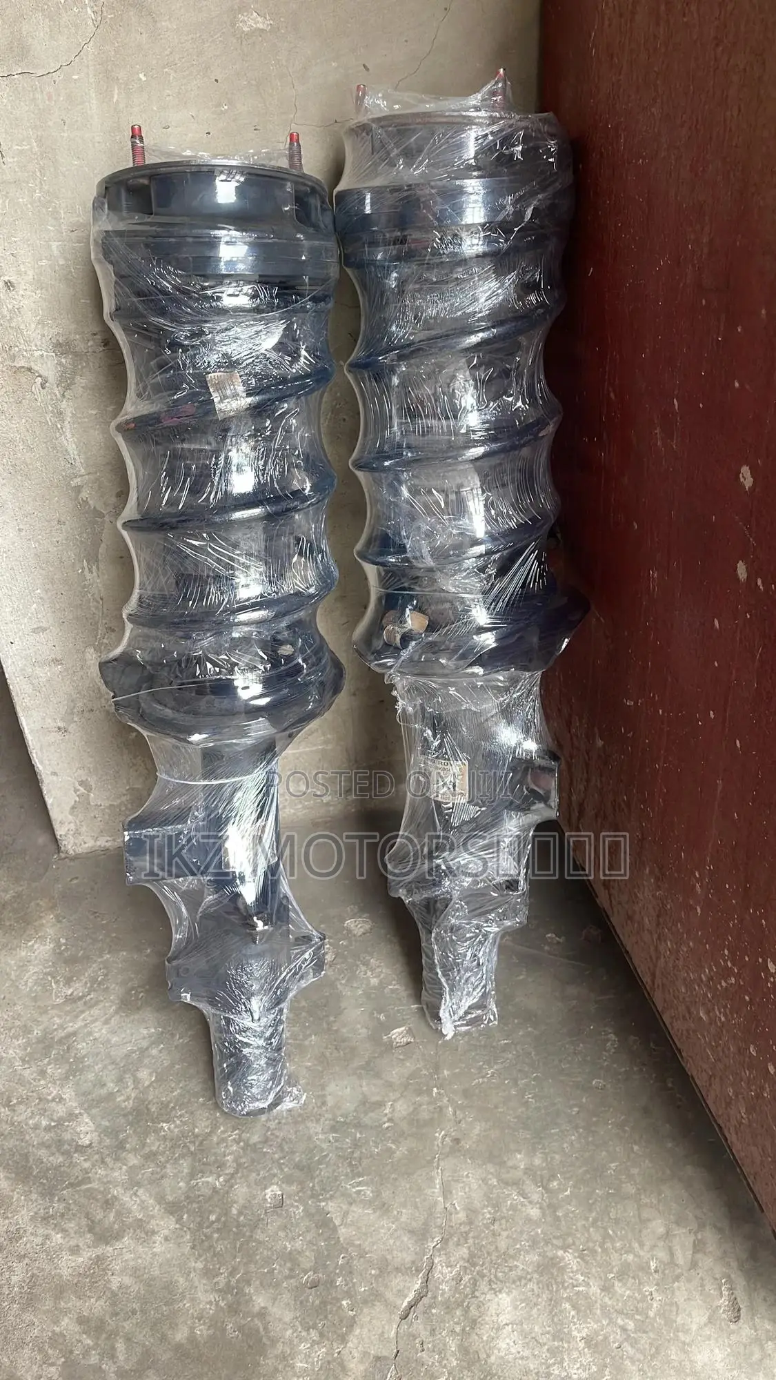 Range Rover Evoque Back Shocks