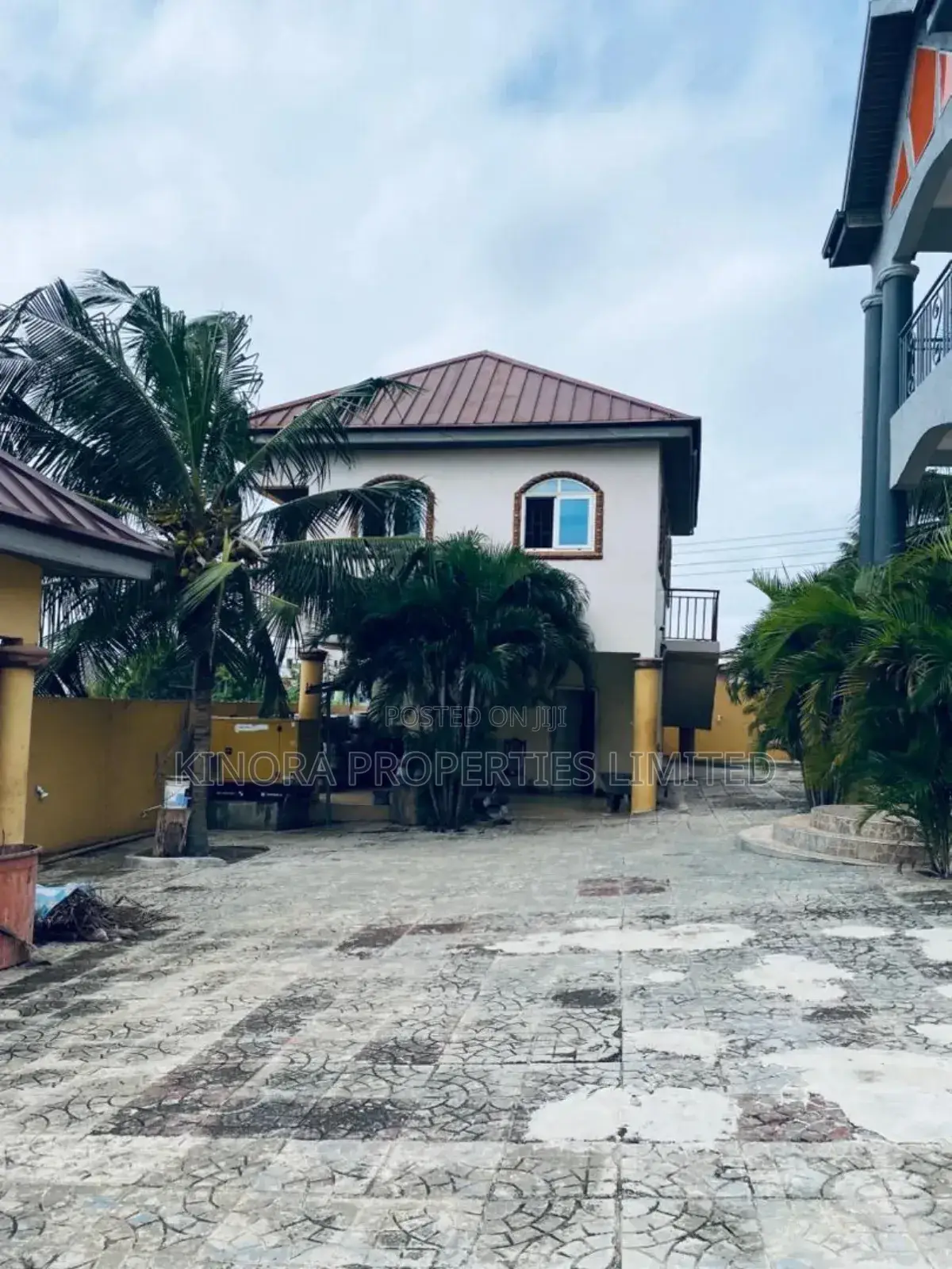 Furnished 20bdrm Duplex in Old Barrier, Weija for rent