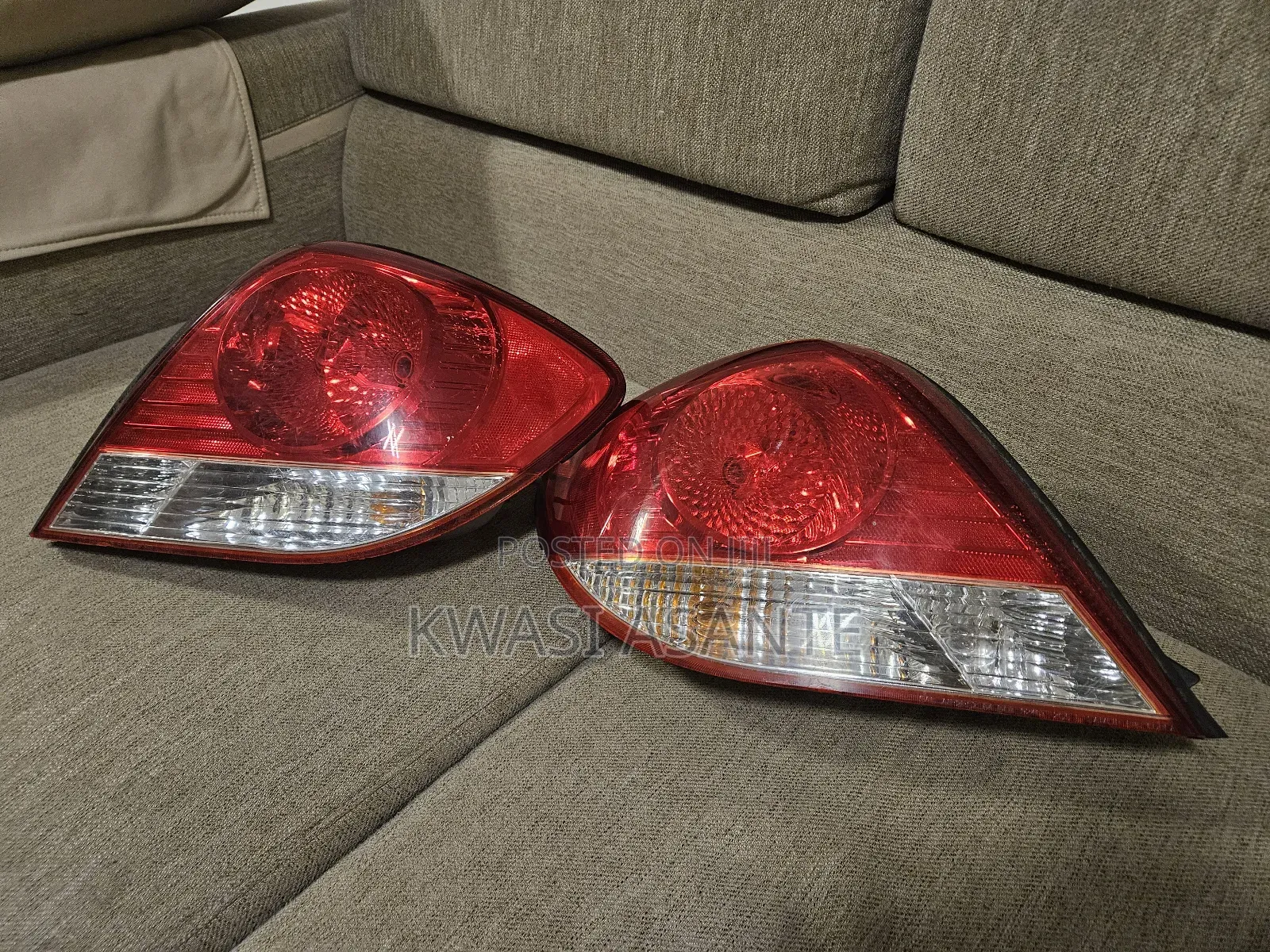 2002-2006 Hyundai Tiburon/Tuscani Taillight Pair