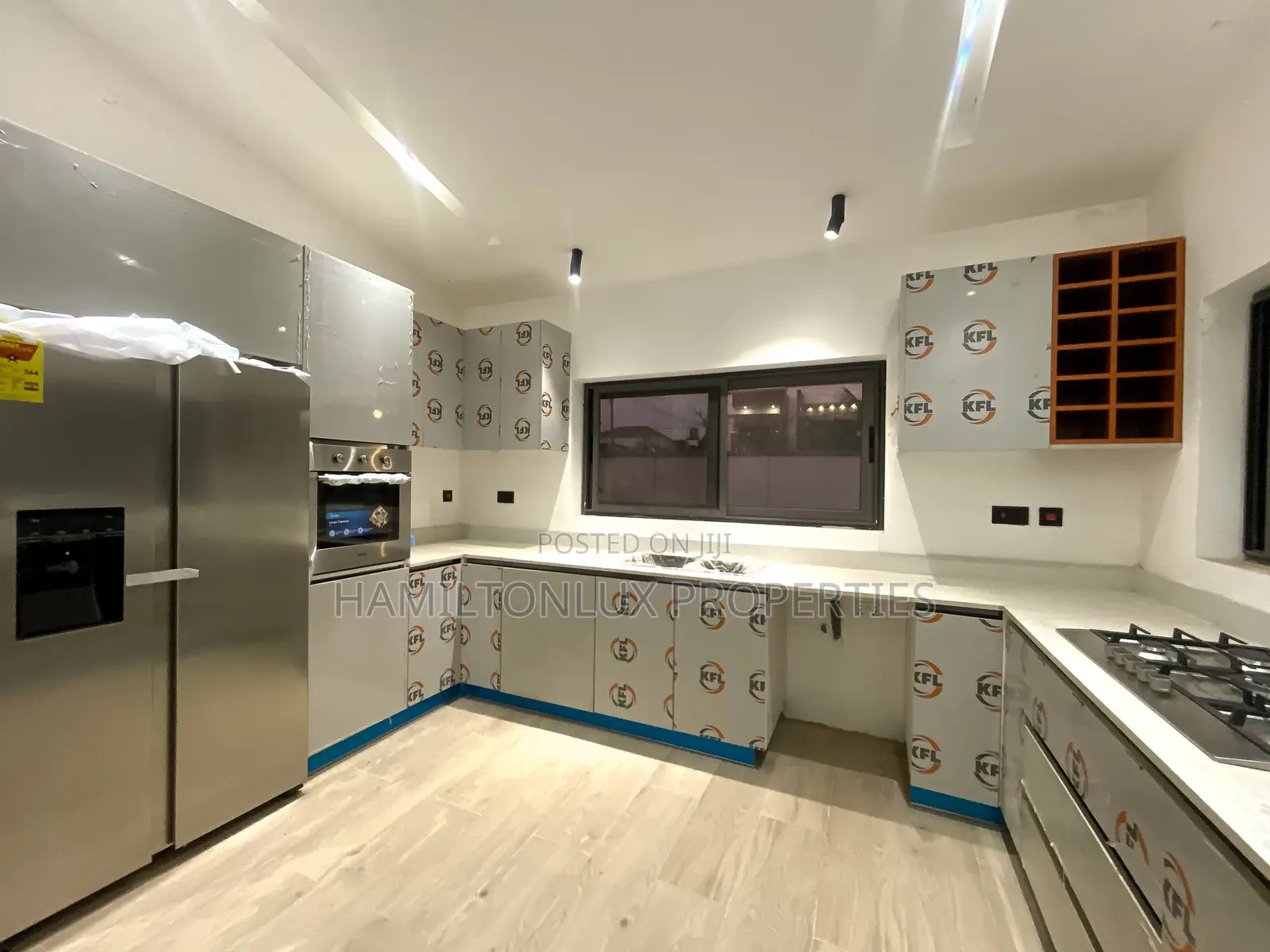 3bdrm House in Shell Road, Adenta for rent