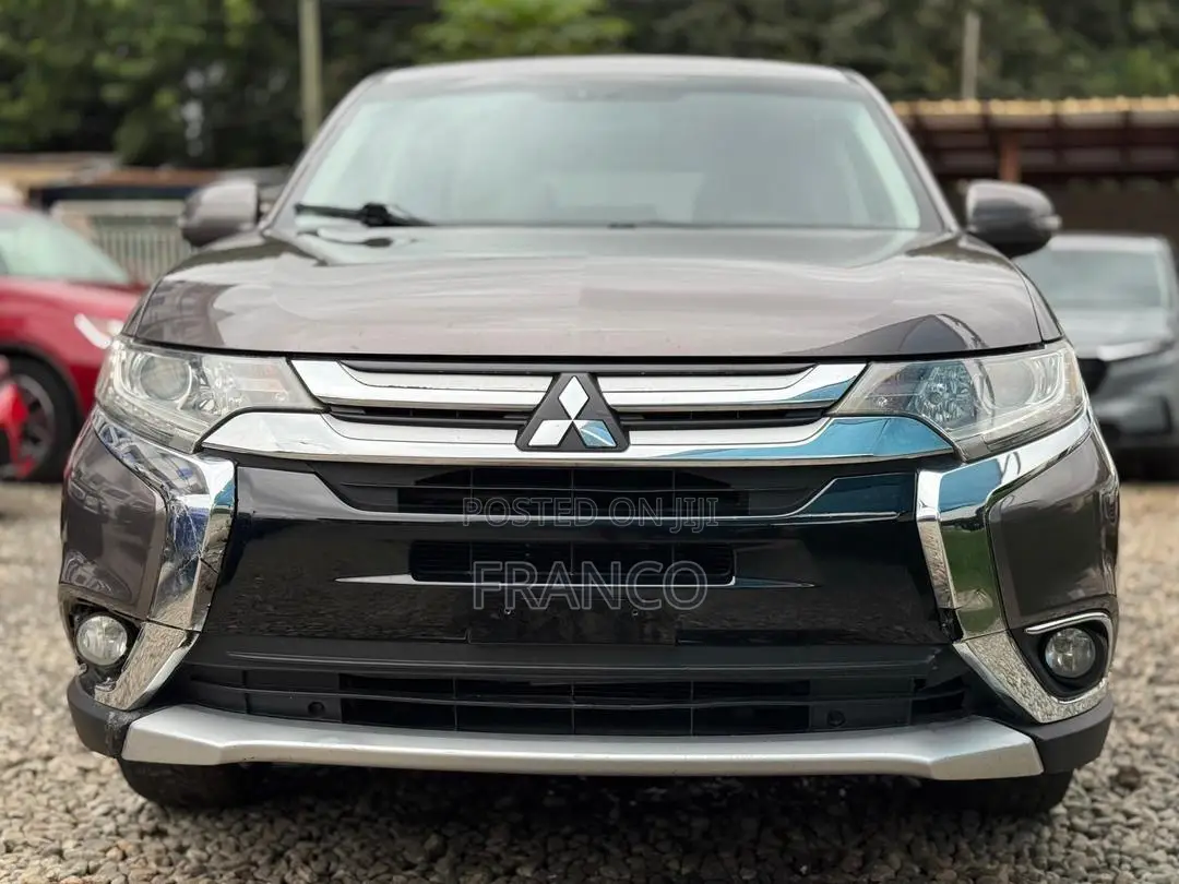 Mitsubishi Outlander SE FWD 2017 Brown