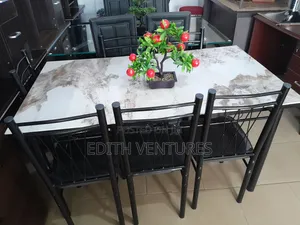 Kinkiest Dining Set/Mable
