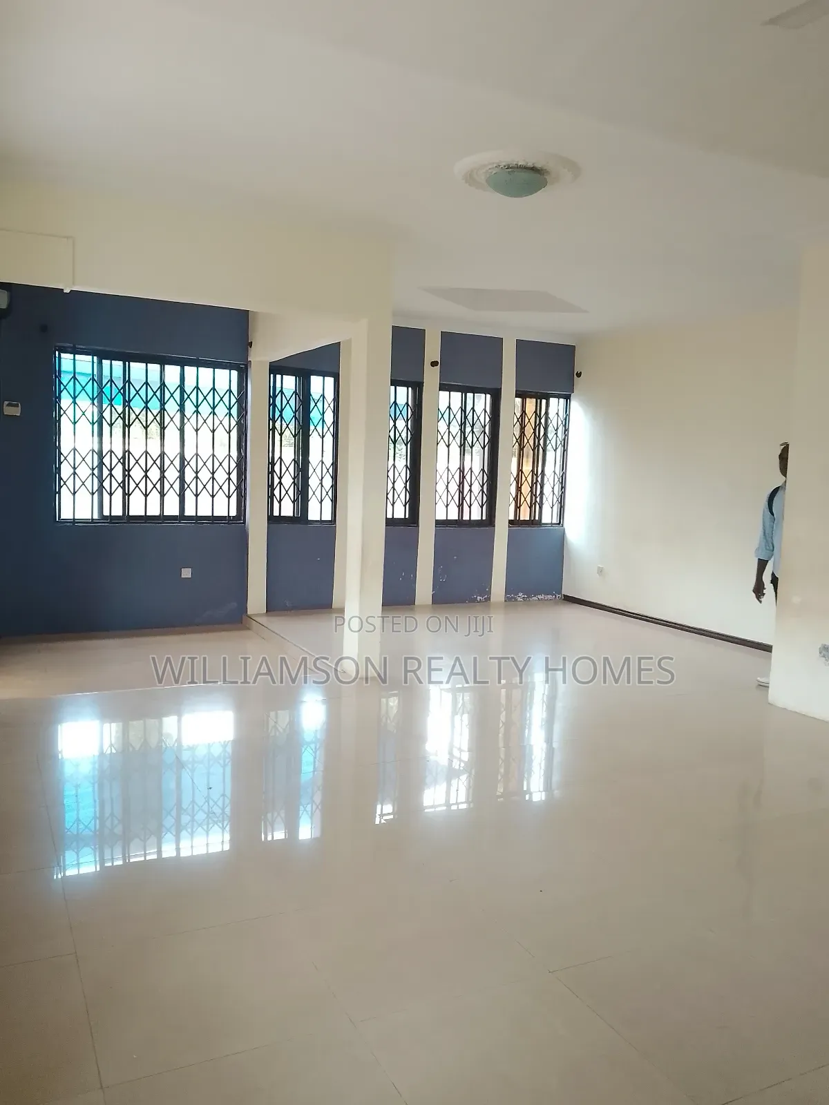 2bdrm House in Community 18 Area, Spintex for rent