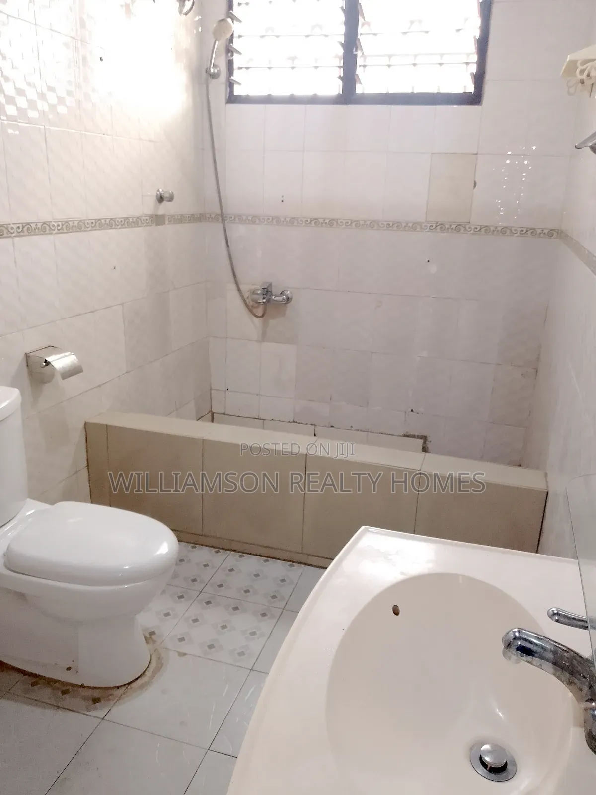 2bdrm House in Community 18 Area, Spintex for rent