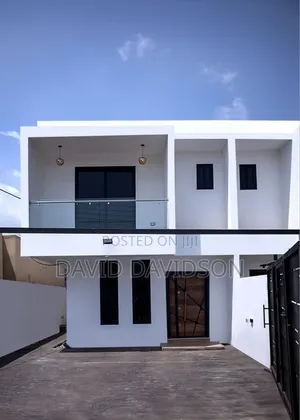 3bdrm Mansion in New 3 Bedroom Duplex, Tema Metropolitan for sale