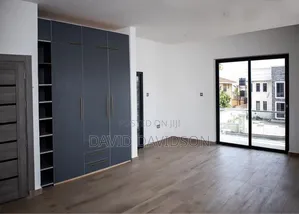 3bdrm Mansion in New 3 Bedroom Duplex, Tema Metropolitan for sale