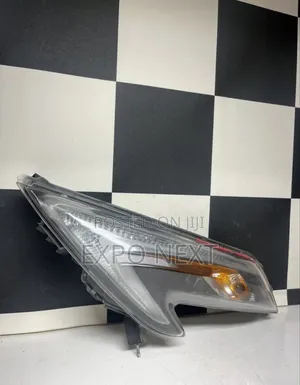 2014-2018 Nissan Juke Left Led Headlight Used