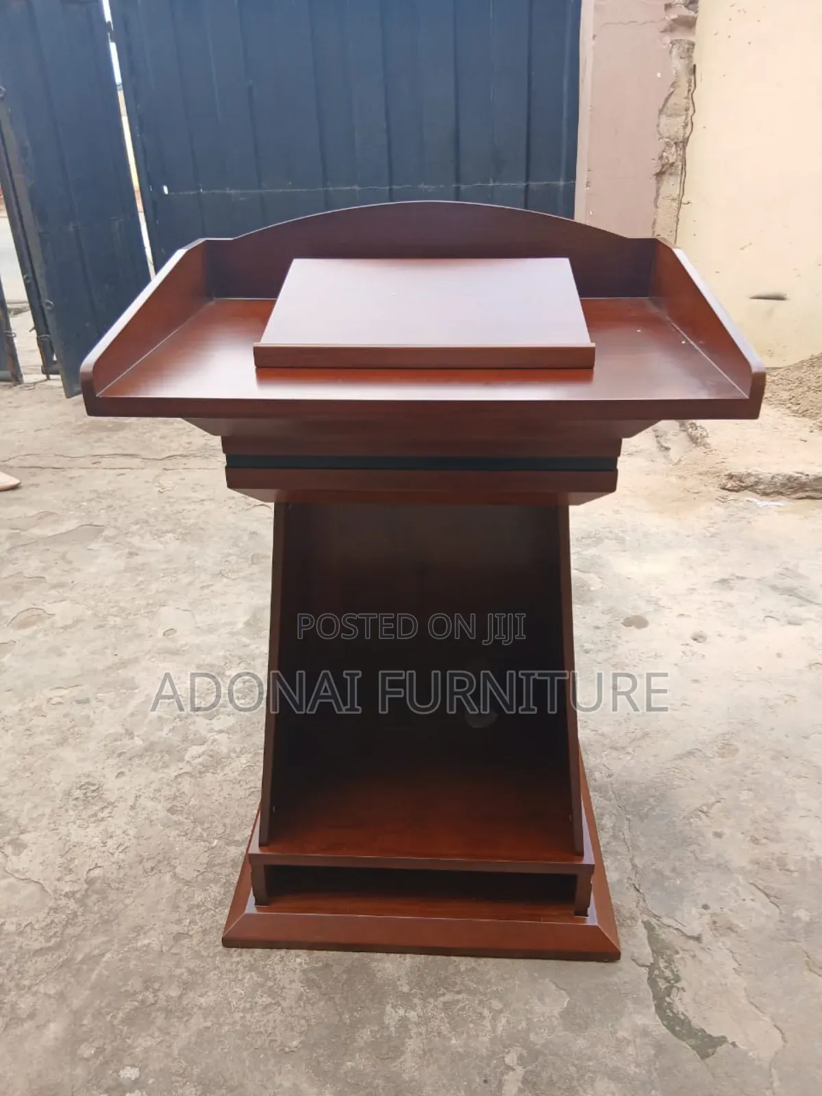 Wooden Pulpit (Brown)